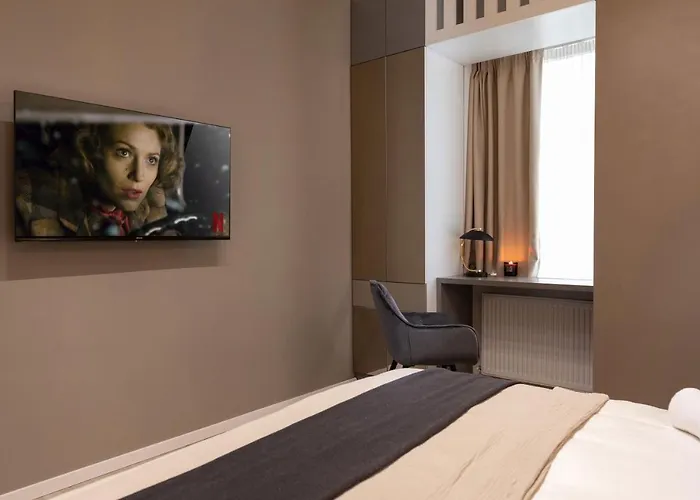 Qult - Misty Night *