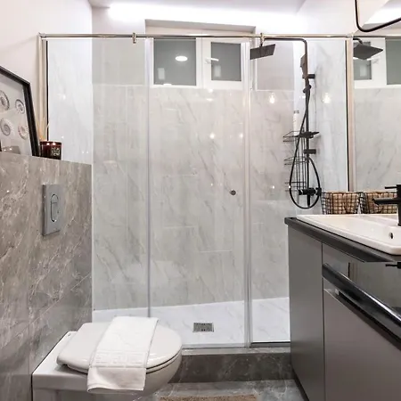 Qult - Misty Night * 布加勒斯特