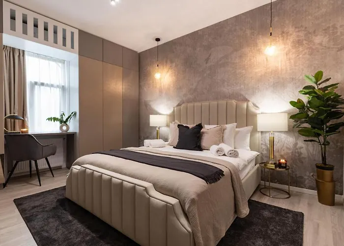 Qult - Misty Night Bucureşti