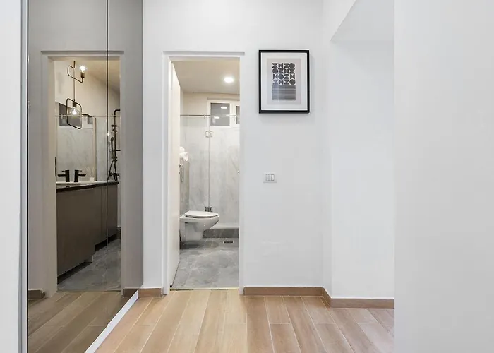 Qult - Misty Night Apartament Bucureşti