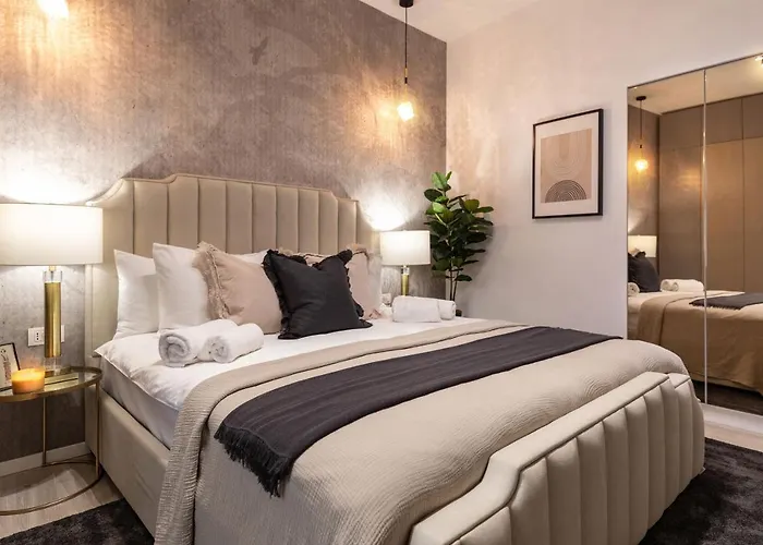 Qult - Misty Night Apartamento Bucareste